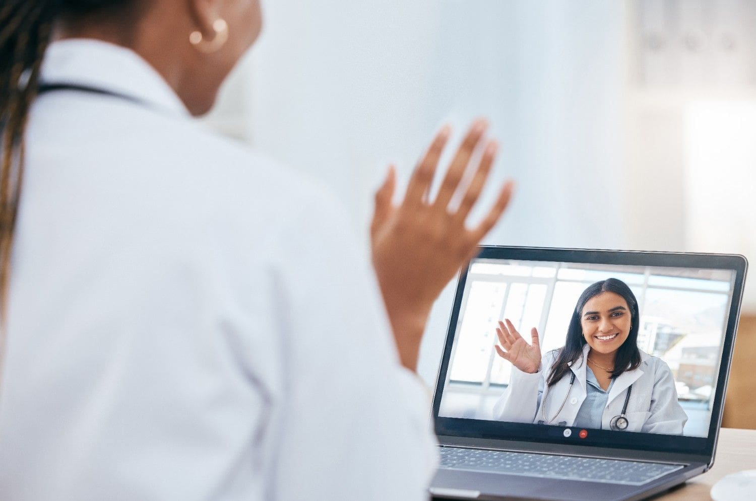 virtual-receptionists-bridging-patients-providers-remote-care